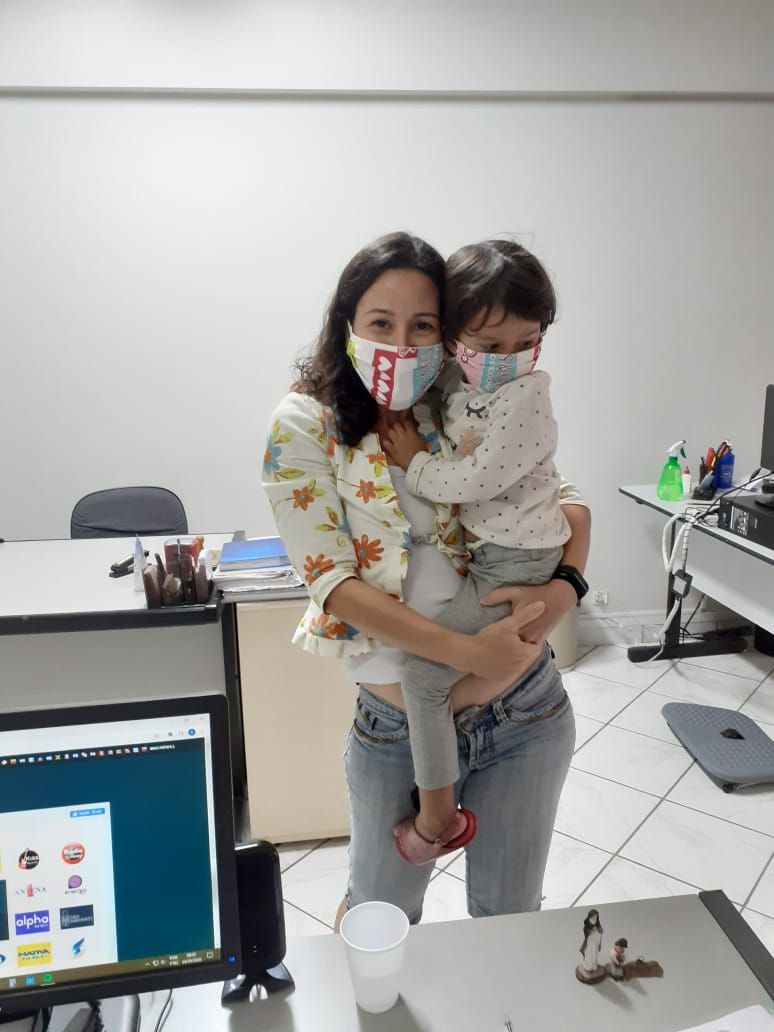 MELISSA E A FILHOTA